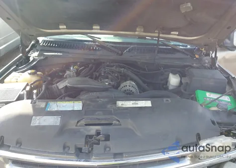 2000 Chevrolet Suburban 1500 Lt from USA, damaged, VIN 3GNEC16T4YG190727